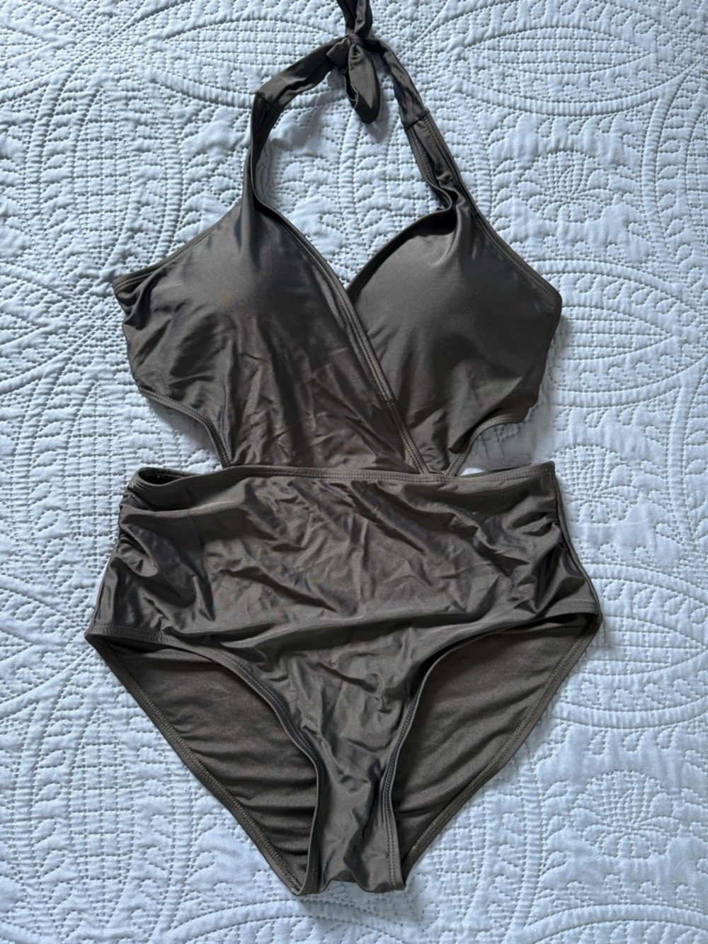 Stylish Halter One-Piece Swimsuit with Cutouts in Black